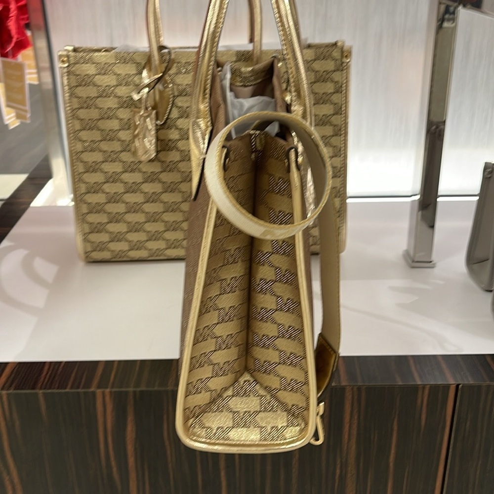 Michael Kors Medium Mirella EW Tote Bag Crossbody Shoulder Handbag NWT - Picture 2 of 16